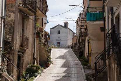 Una de las calles de Castellino del Biferno.