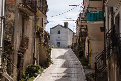 Una de las calles de Castellino del Biferno.