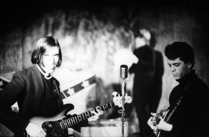 John Cale and Lou Reed, in December 1965, four months after forming The Velvet Underground, at a concert at the Cafe Bizarre in New York.