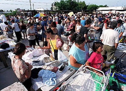 Mercado de las afueras de Buenos Aires en el que se intercambian productos.