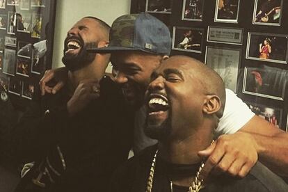 No parece factible que esta reunión entre los dos raperos y Will Smith que data de 2015 vaya a repetirse a corto plazo.