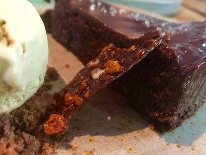 CHOCOLATE. POSTRE DE MILGO& MILBAR / CAPEL