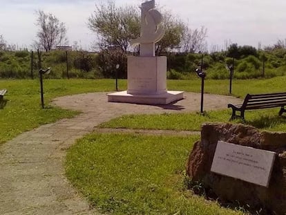 Monumento a Pasolini en Ostia.