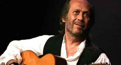 Paco de Luc&iacute;a durante una actuaci&oacute;n en Noruega en 2006.