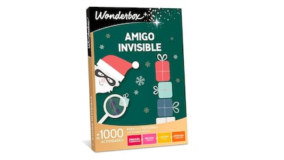 Regalos 15 Amigo invisible sobre fondo blanco.