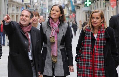 Carmela Silva, primera por la derecha, con el alcalde Abel Caballero y la ministra Reyes Maroto hace unos días en Vigo.