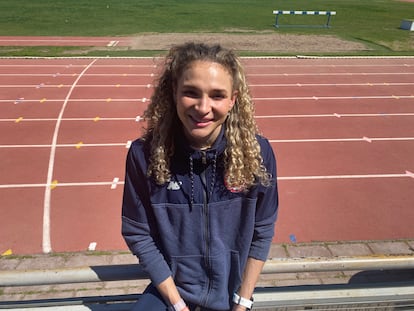 Martina Weil en la clínica deportiva realizada con estudiantes del colegio Santa María de Las Condes, en Santiago, Chile.