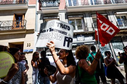 Concentración de profesores de la FP frente a la Consejería de Educación el miércoles 10 de julio.