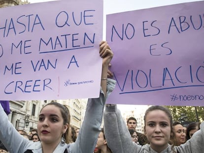 Protesta en la plaza del Ayuntamiento de Valencia en enero.