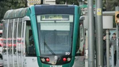 El tramvia a la Diagonal de Barcelona.