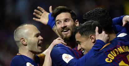 Los jugadores del Barça festejan un gol frente al Sevilla.