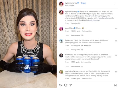 Publicación de la influencer trans Dylan Mulvaney en su cuenta de Instagram en la que muestra latas de Budlight. 