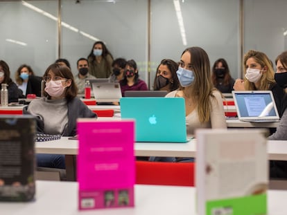 Aspecto de una de las clases del Máster en Edición de la UPF.