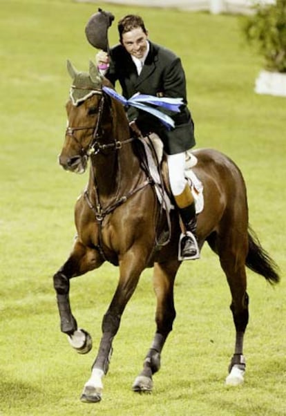 O'Connor y <i>Waterford Crystal,</i> en Atenas.