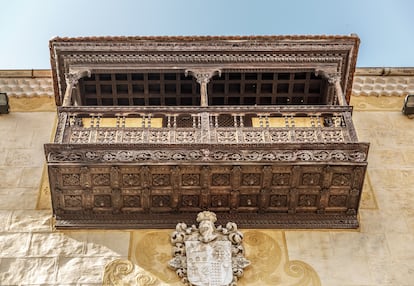 Fachada de la Casa de los Balcones en el pueblo de La Orotava (Tenerife).
