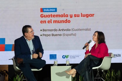 Bernardo Arévalo and Pepa Good during a conversation at the Central America Festival has 2025.