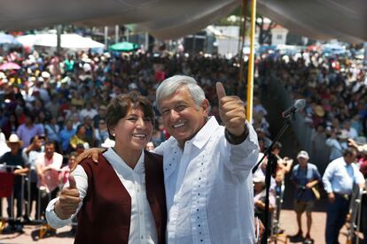 Imagen de archivo de Delfina Gomez y Andrés Manuel López Obrador, en Atizapán (Estado de México).