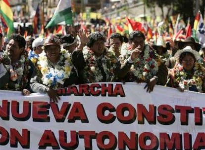 Evo Morales se unió a la llegada a La Paz de la multitudinaria marcha que exige la aprobación del referéndum constitucional.