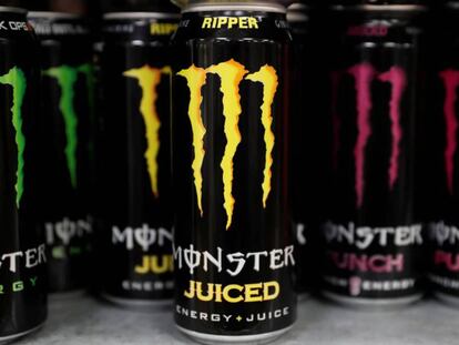 Latas de la bebida energética Monster Energy Drink