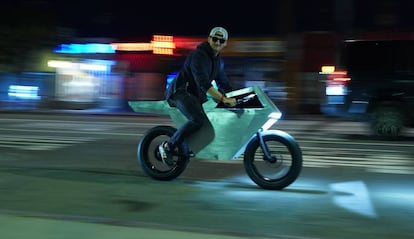 Cyberbike inspirada en Tesla.