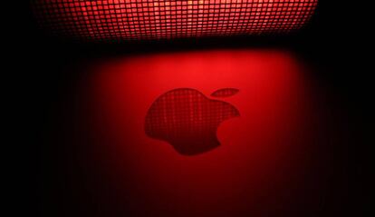 Logo de Apple de color rojo
