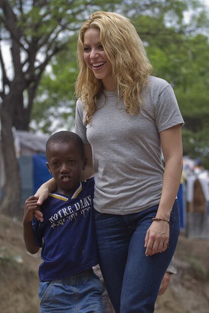 Shakira, en una visita solidaria a Haití.