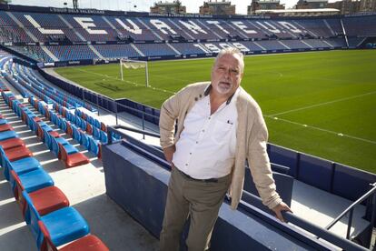 Raimon Ferrer en el estadio del Levante UD en febrero.