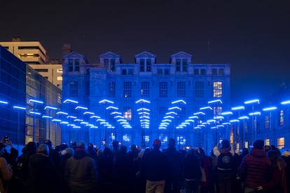 Una de las instalaciones de la edición pasada del Festival de artes lumínicas Llum BCN 2023, en una imagen de archivo.