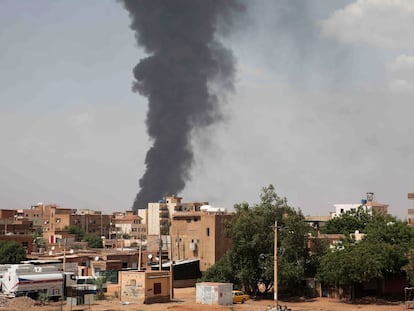 Smoke rises over Khartoum, Sudan, on June 8, 2023, as fighting between the Sudanese army and paramilitary Rapid Support Forces continues.