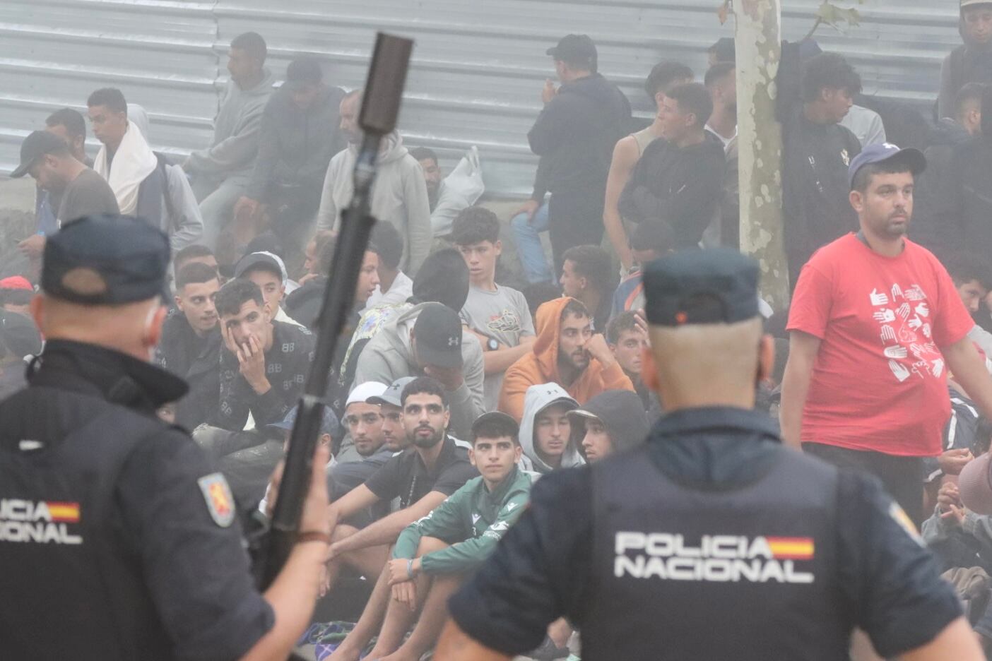Última hora de la entrada de inmigrantes a Ceuta, en directo | El director de la Policía se reúne con el jefe de los agentes que elaboraron el informe sobre Marruecos