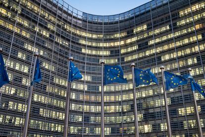 Banderas en el edificio de la Comisión Europea el pasado 14 de enero.  