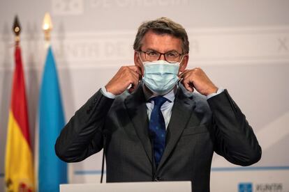 El presidente de la Xunta de Galicia, Alberto Núñez Feijóo, anunció este miércoles que desde el jueves estará prohibido fumar en la calle o en espacios públicos, como las terrazas, si no se puede garantizar la distancia de seguridad.