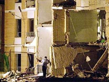 Imagen del cuartel de la Guardia Civil tras el atentado de ETA en Santa Pola.