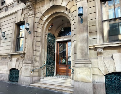 La entrada del Garrick Club.