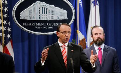 El fiscal general adjunto Rod Rosenstein, en su rueda de prensa de este viernes.