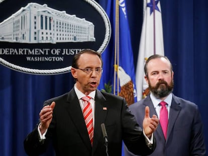 El fiscal general adjunto Rod Rosenstein, en su rueda de prensa de este viernes.