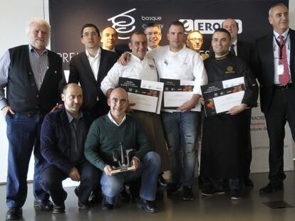 Cocineros y patrocinadores, tras la entrega de premios en San Sebastián.