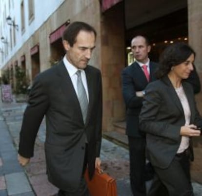 El presidente de Liberbank y de Cajastur, Manuel Men&eacute;ndez