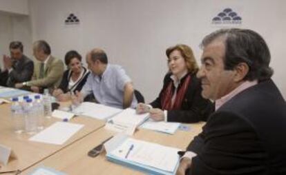 Francisco Álvarez-Cascos preside la segunda reunión de la Comisión Directiva de FAC en Oviedo.