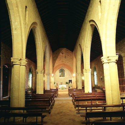 Interior de la iglesia gótica de la Virgen de Alarcos, situada a cien metros del castillo.