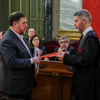 Oriol Junqueras y su abogado, Andreu Van den Eynde, el pasado martes en el Supremo.