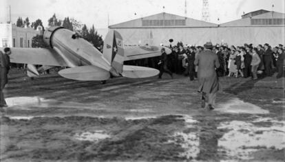 Llegada del '4 de Septiembre' a Tablada en 1936.
