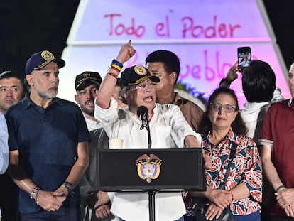 Petro durante una concentración en apoyo a la consulta popular