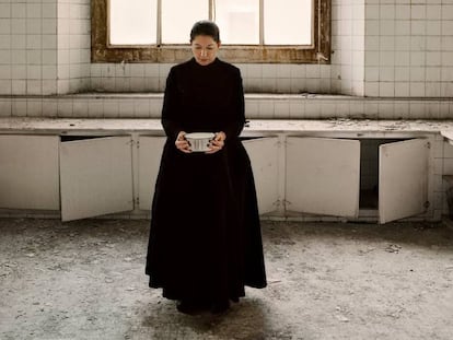 The kitchen V (2009), fotografía de Marina Abramovic.