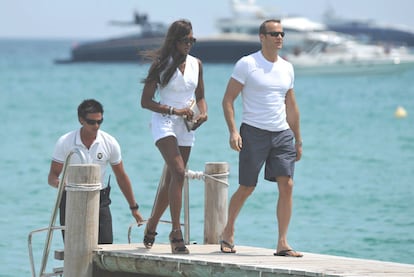 Naomi Campbell y Vladimir Doronin (arriba).