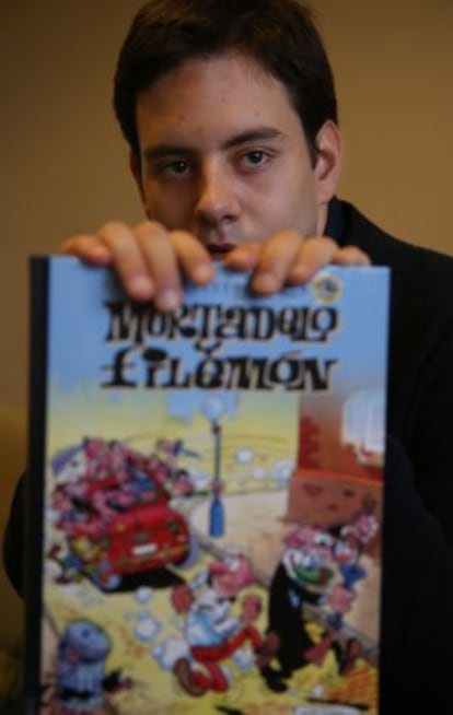 Paco, un joven con austismo que no puede vivir sin Mortadelo y Filemón.