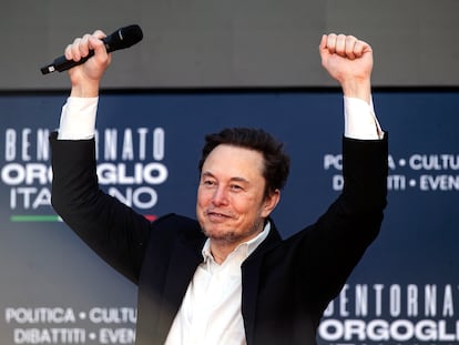 Fotografía de archivo fechada el 16 de diciembre de 2023 del empresario Elon Musk durante el Festival político Atreju 2023.