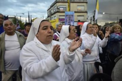 Religiosas participan de la misa en honor a Angelelli.