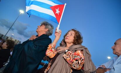 Vigilia contra el di&aacute;logo entre EE UU y Cuba en Miami. 