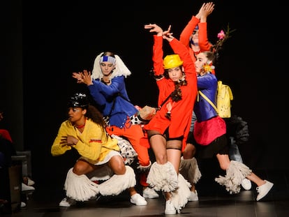 Jean-Paul Goude convierte el desfile de Desigual en Nueva York en una ‘perfomance’